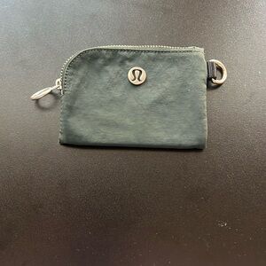 Lululemon clippable card pouch